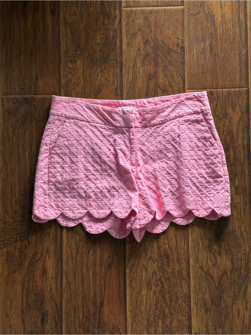 crown & ivy Pink Quilted Scallop Hem Shorts